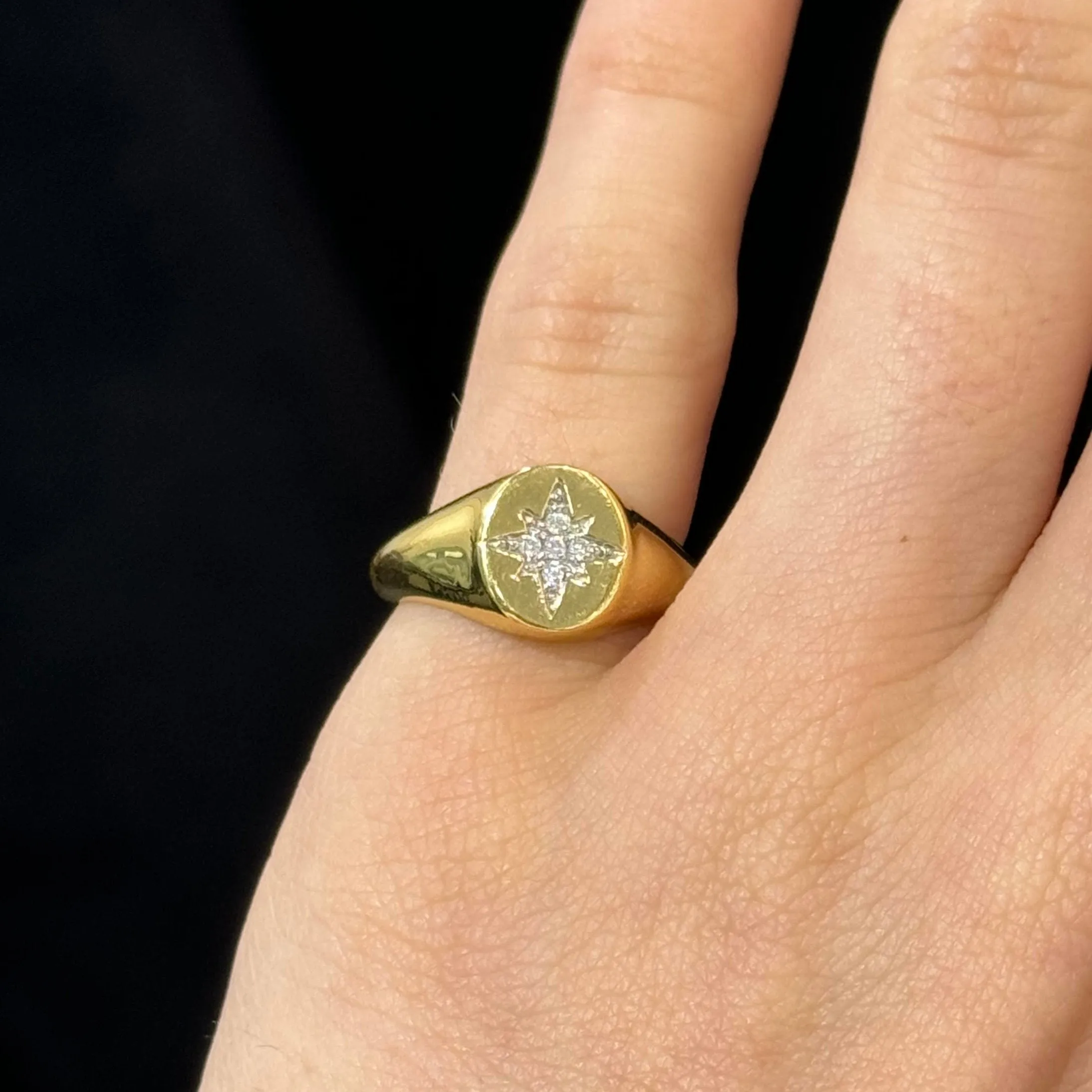 0.04ct Diamond 18K Gold Star Signet Ring