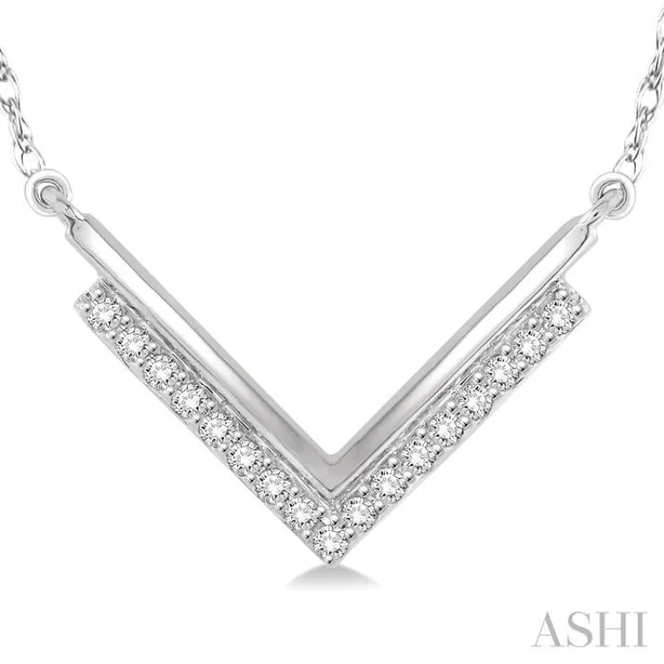 1/5 Ctw 'V' Shape Diamond Pendant in 14K White Gold with Chain