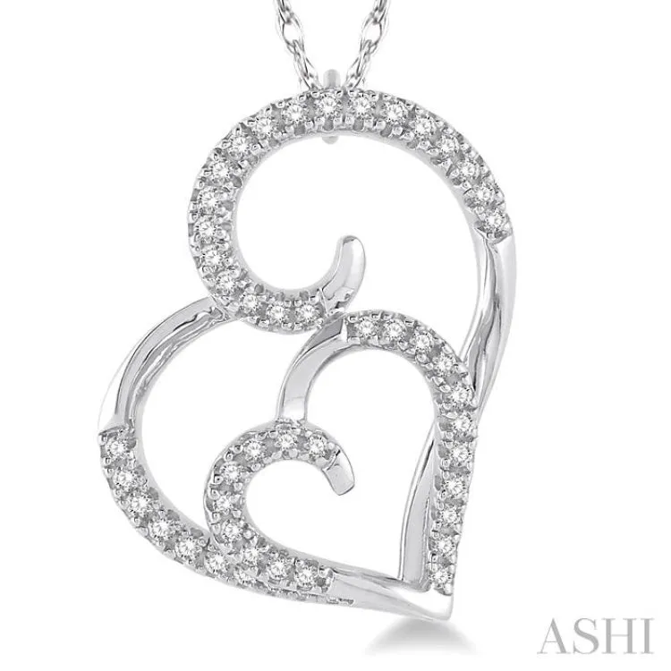 1/6 Ctw Double Heart Round Cut Diamond Pendant With Link Chain in 10K White Gold