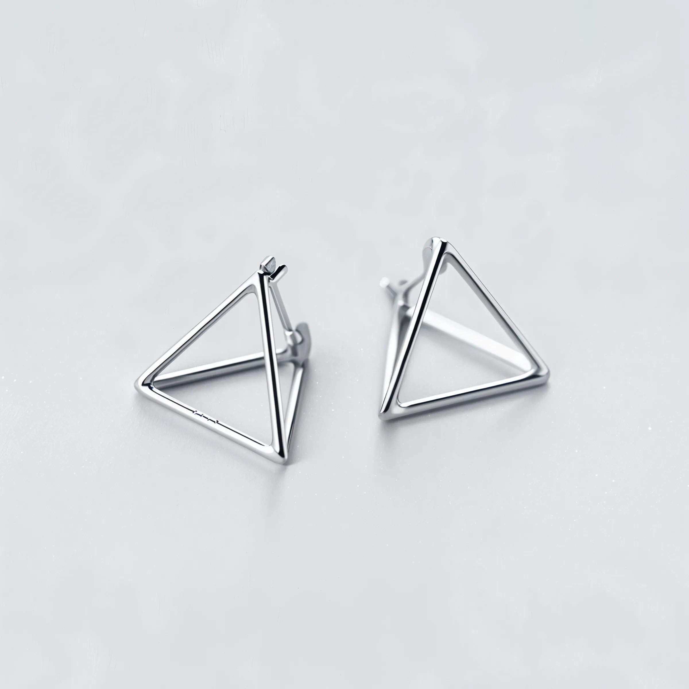 3D Triangular Minimal Studs