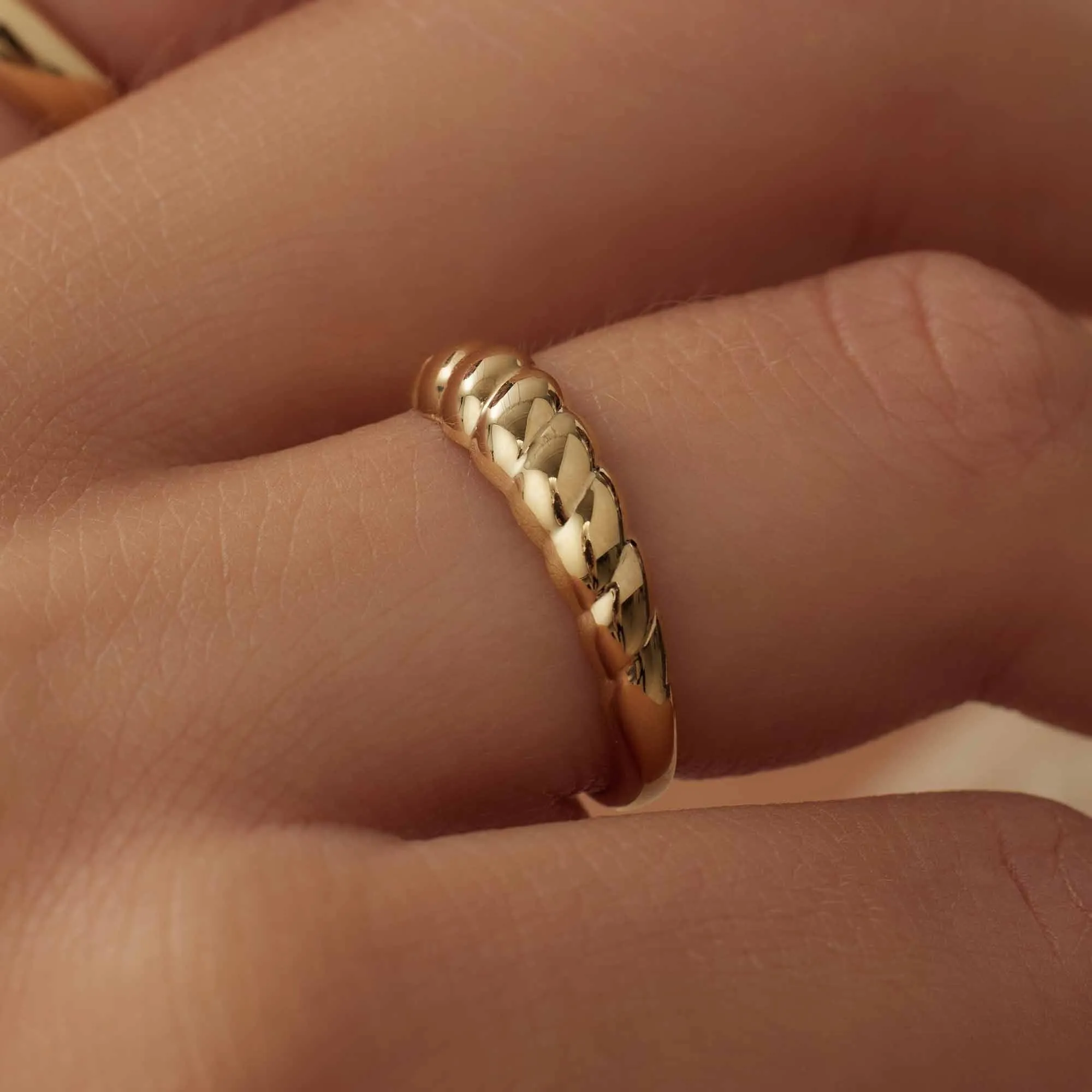 Aidee Elodie 14 karat gold ring with twist