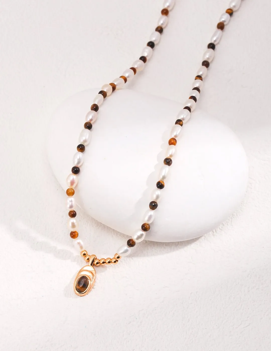 Caramel Chic: Tiger Eye Stone and Pearl Beaded Pendant Necklace