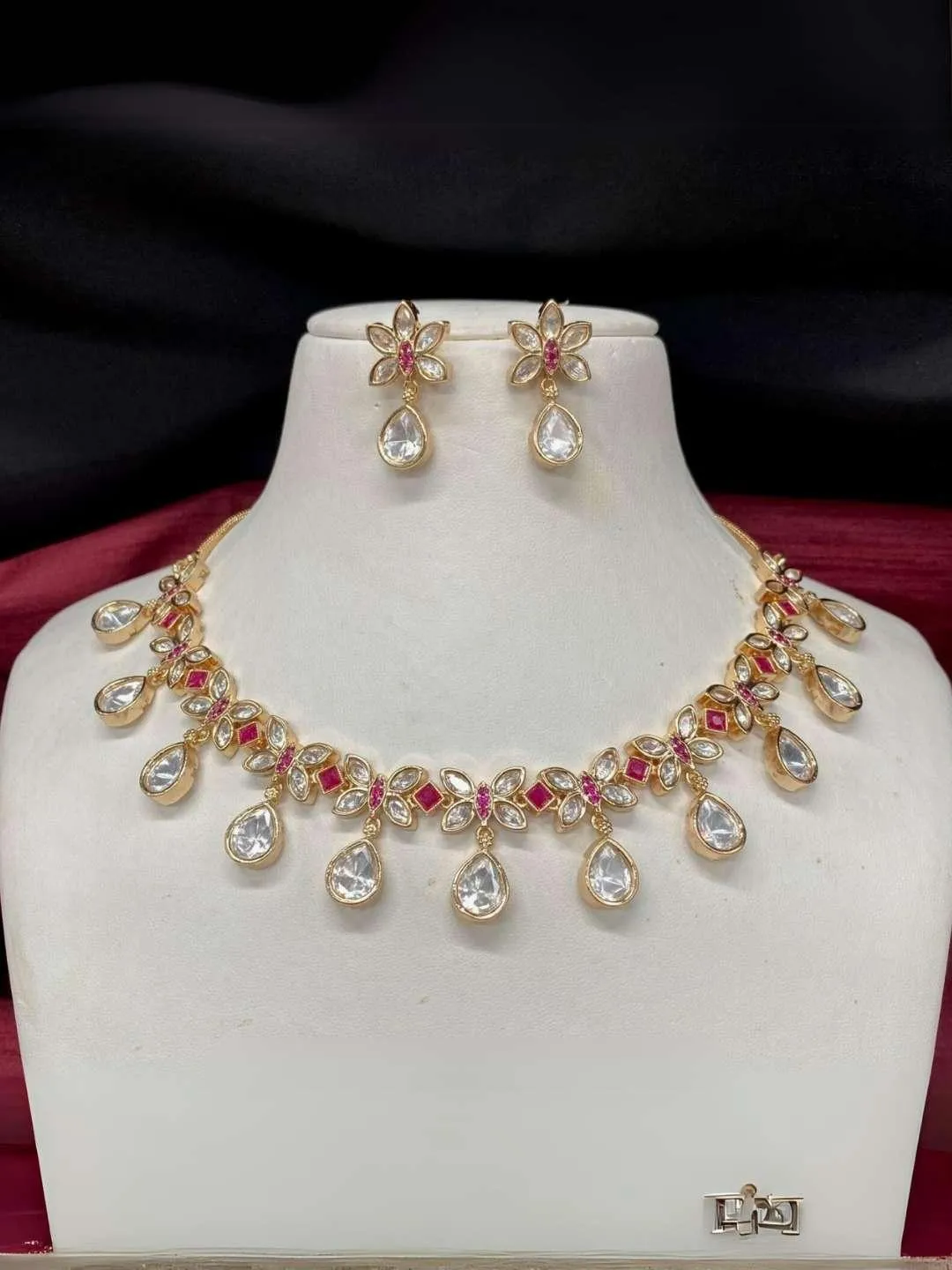 Gold Plated Traditional Floral Design Kundan Studed Necklace