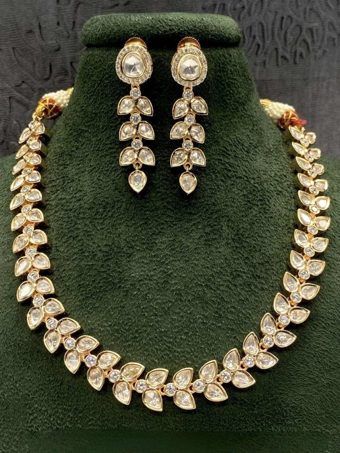 Leaf Shaped Kundan Necklace Set