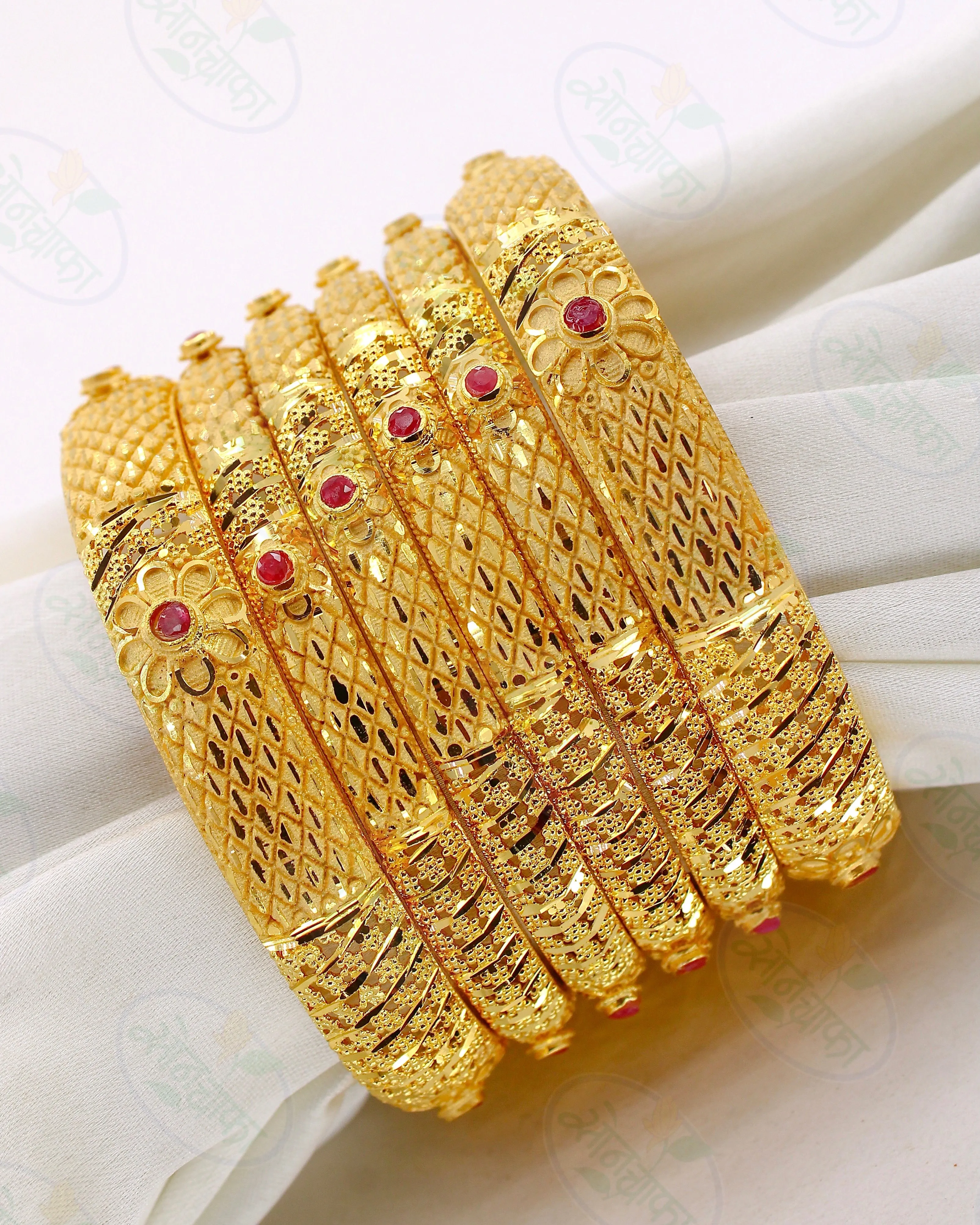 LUXURIOUS GOLD PLATED BANGLES