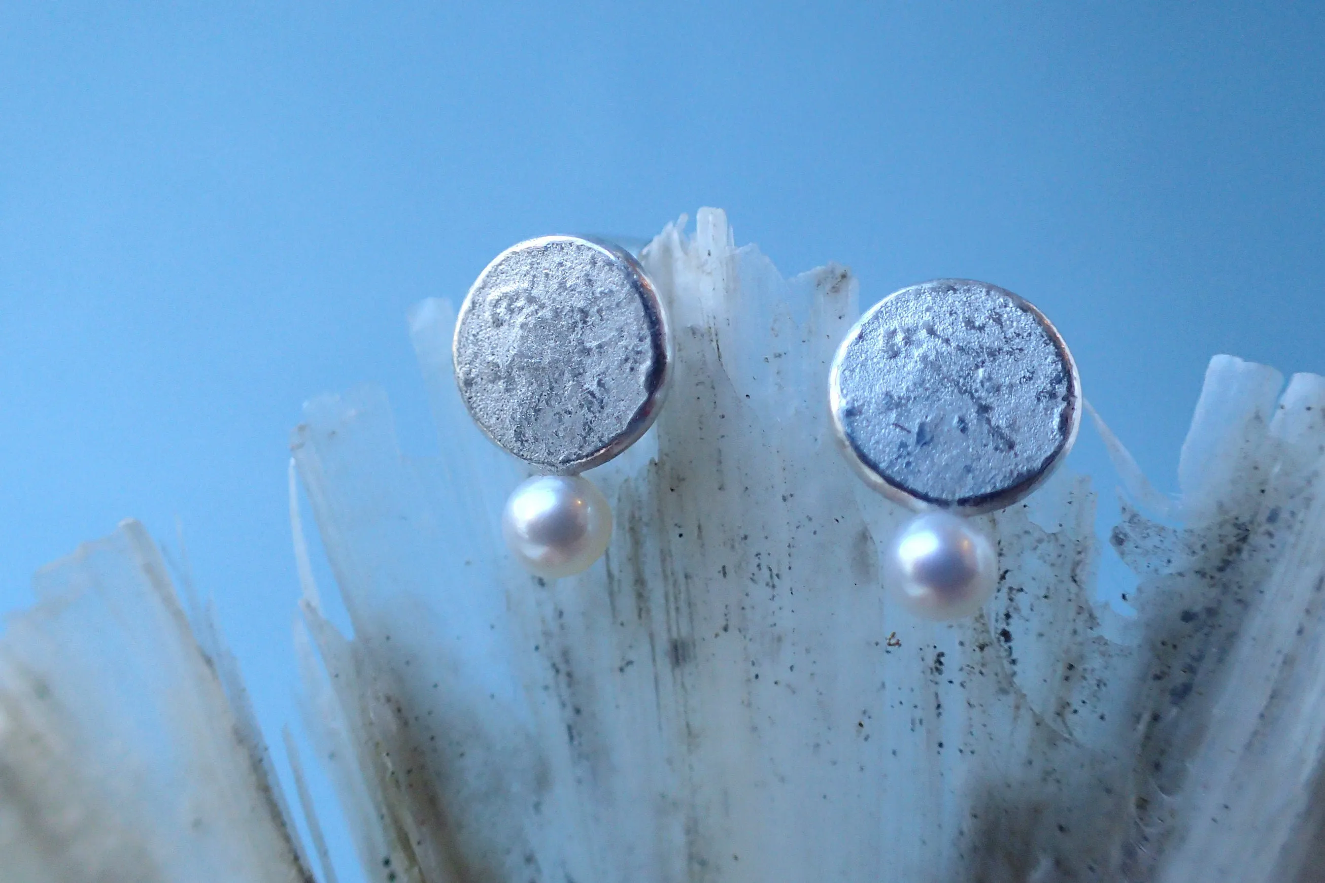 Minimal Silver Pearl Earrings