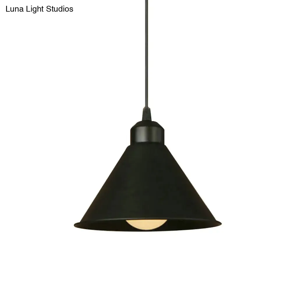 Modern Adjustable Cone Pendant Lamp - Stylish Black/White Metal Ceiling Hanging Light with 1 Light and Adjustable Cord